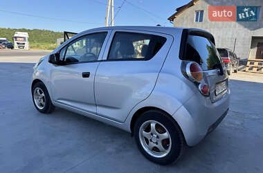 Хэтчбек Chevrolet Spark 2011 в 