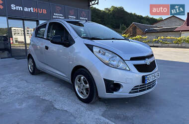 Хэтчбек Chevrolet Spark 2011 в 