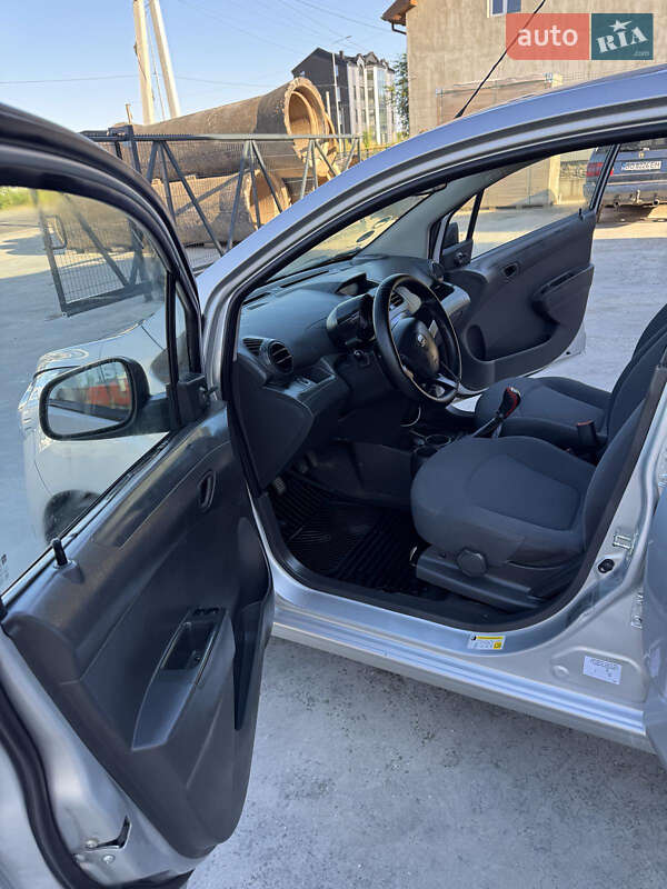 Хэтчбек Chevrolet Spark 2011 в Тернополе