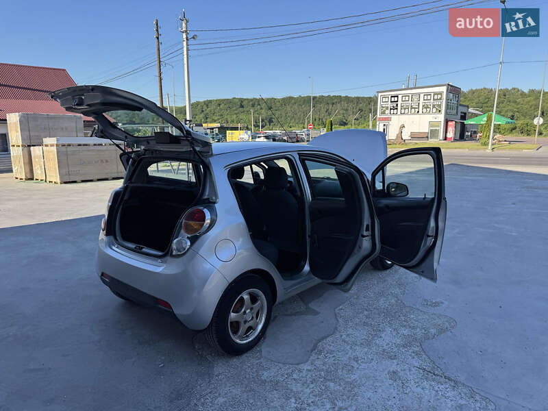 Хэтчбек Chevrolet Spark 2011 в Тернополе