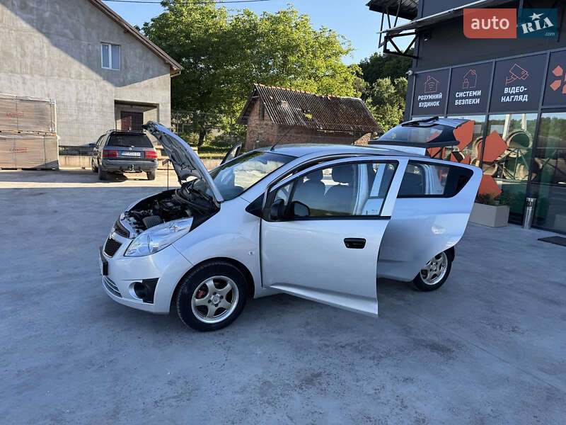 Хэтчбек Chevrolet Spark 2011 в Тернополе