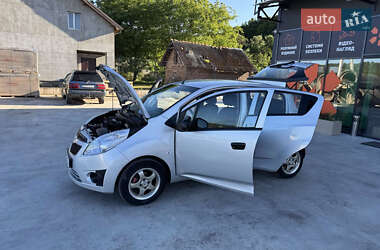 Хэтчбек Chevrolet Spark 2011 в 