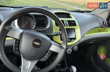 Хэтчбек Chevrolet Spark 2013 в 