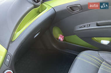 Хэтчбек Chevrolet Spark 2013 в 