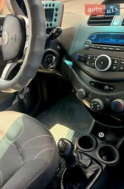 Хэтчбек Chevrolet Spark 2012 в 