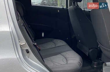 Хетчбек Chevrolet Spark 2011 в 