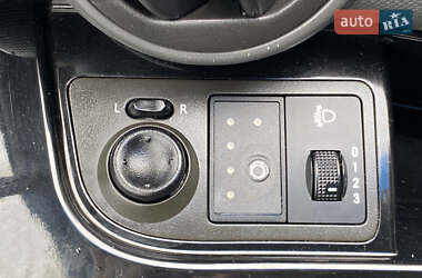 Хетчбек Chevrolet Spark 2011 в 
