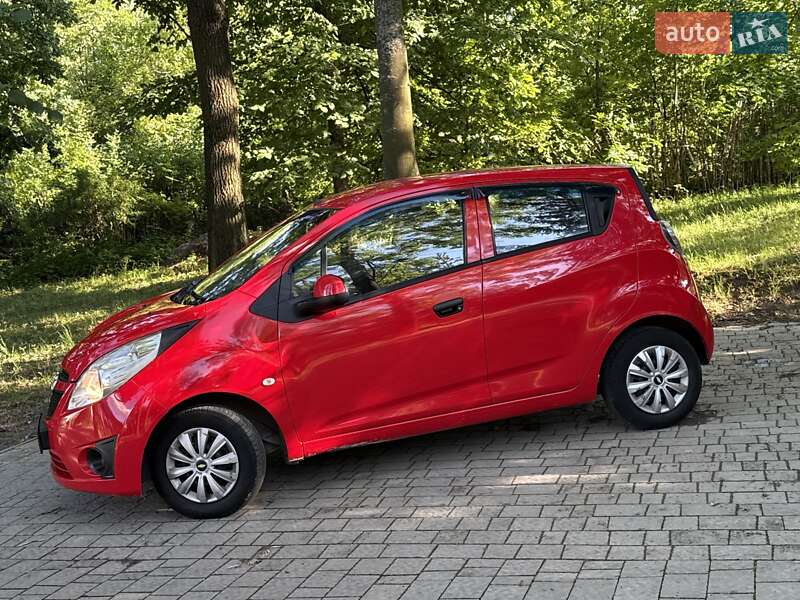 Хэтчбек Chevrolet Spark 2011 в Львове