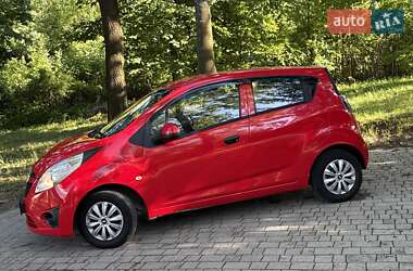 Хетчбек Chevrolet Spark 2011 в 