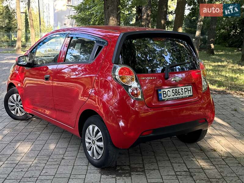 Хэтчбек Chevrolet Spark 2011 в Львове