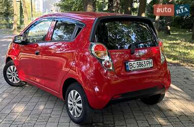 Хетчбек Chevrolet Spark 2011 в 