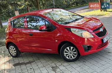Хетчбек Chevrolet Spark 2011 в 