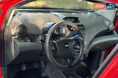 Хетчбек Chevrolet Spark 2011 в 