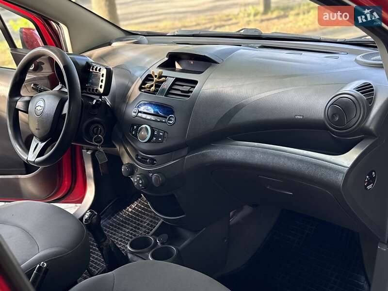Хэтчбек Chevrolet Spark 2011 в Львове