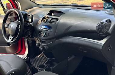 Хетчбек Chevrolet Spark 2011 в 
