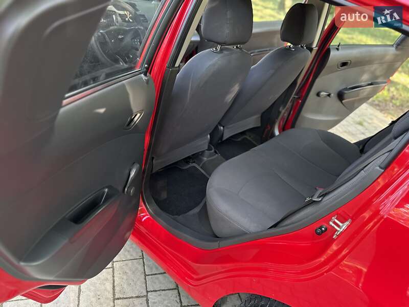Хэтчбек Chevrolet Spark 2011 в Львове