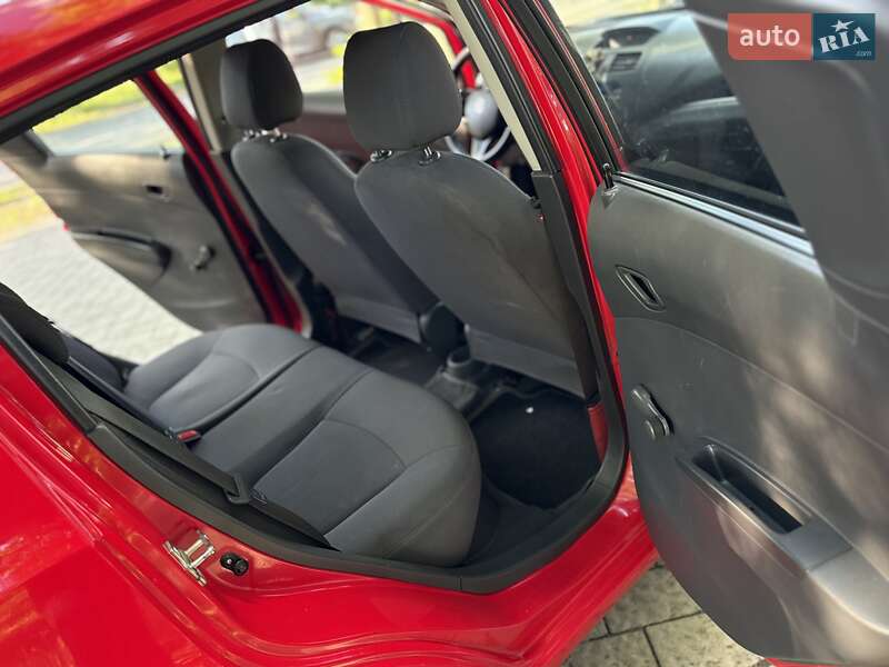 Хэтчбек Chevrolet Spark 2011 в Львове