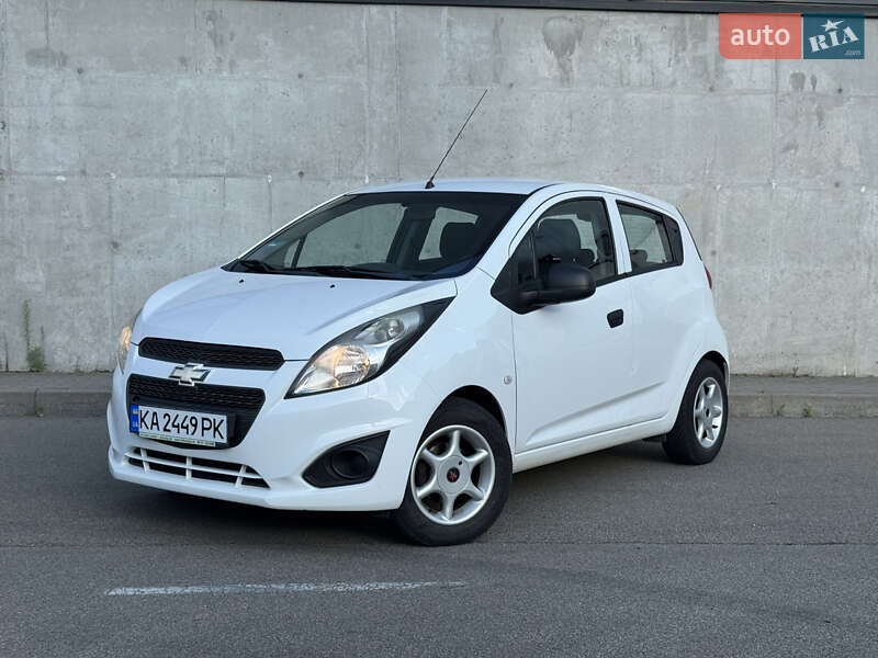 Хэтчбек Chevrolet Spark 2014 в Киеве