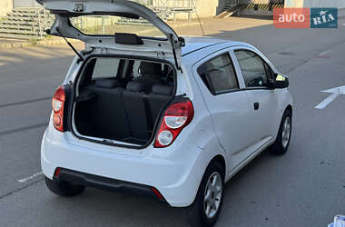 Хетчбек Chevrolet Spark 2014 в 