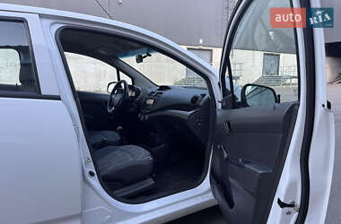 Хетчбек Chevrolet Spark 2014 в 