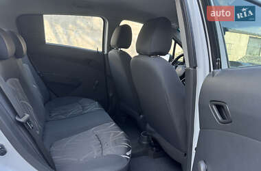 Хетчбек Chevrolet Spark 2014 в 