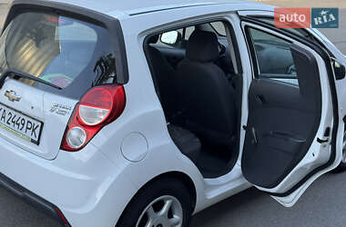 Хетчбек Chevrolet Spark 2014 в 