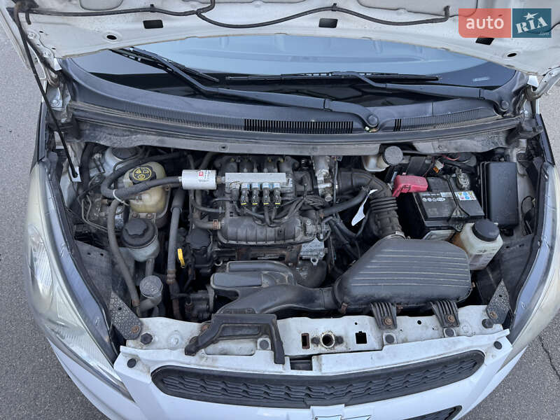Хэтчбек Chevrolet Spark 2014 в Киеве