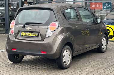 Хэтчбек Chevrolet Spark 2011 в 