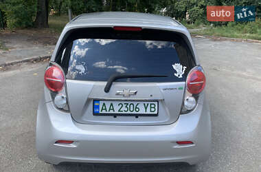 Хетчбек Chevrolet Spark 2014 в 