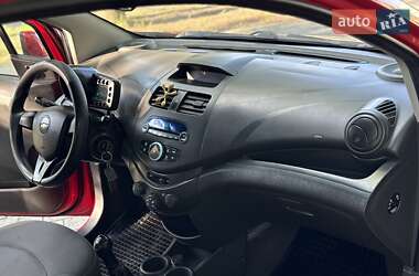 Хэтчбек Chevrolet Spark 2011 в 