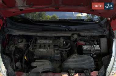 Хэтчбек Chevrolet Spark 2011 в 