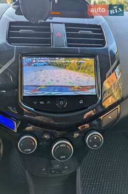 Хэтчбек Chevrolet Spark 2015 в 