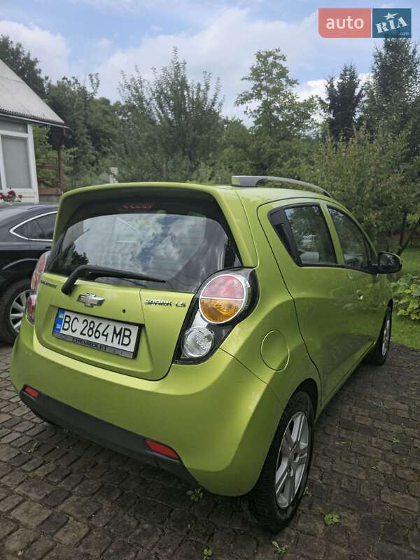 Хэтчбек Chevrolet Spark 2011 в Львове