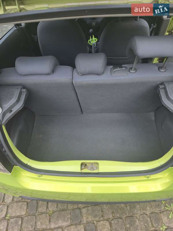 Хэтчбек Chevrolet Spark 2011 в Львове