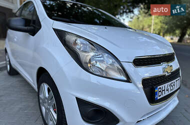 Хэтчбек Chevrolet Spark 2012 в 