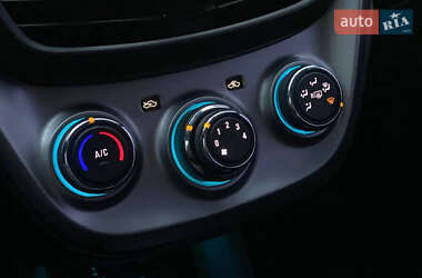 Хэтчбек Chevrolet Spark 2015 в 