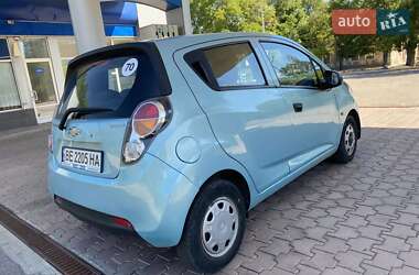 Хэтчбек Chevrolet Spark 2010 в 