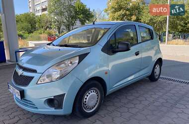 Хэтчбек Chevrolet Spark 2010 в 
