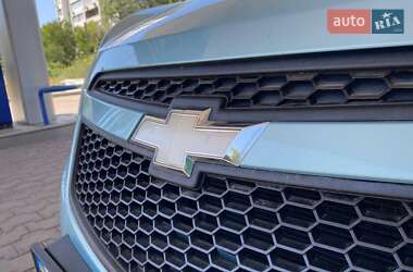Хэтчбек Chevrolet Spark 2010 в 