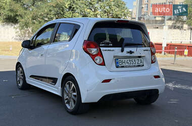Хэтчбек Chevrolet Spark 2013 в 
