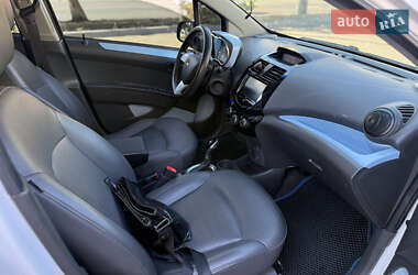 Хэтчбек Chevrolet Spark 2013 в 