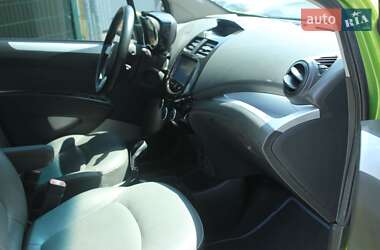 Хэтчбек Chevrolet Spark 2016 в 