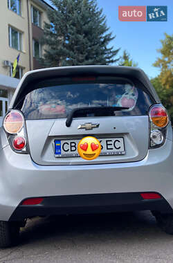 Хетчбек Chevrolet Spark 2011 в 