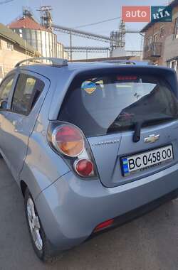 Хэтчбек Chevrolet Spark 2010 в 