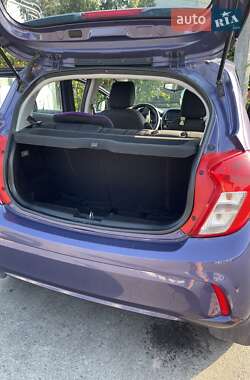 Хетчбек Chevrolet Spark 2016 в 