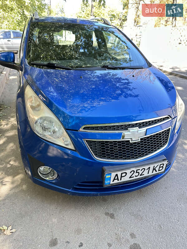 Хетчбек Chevrolet Spark 2010 в 