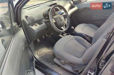 Хэтчбек Chevrolet Spark 2010 в 