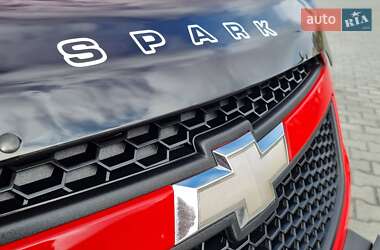 Хетчбек Chevrolet Spark 2012 в 