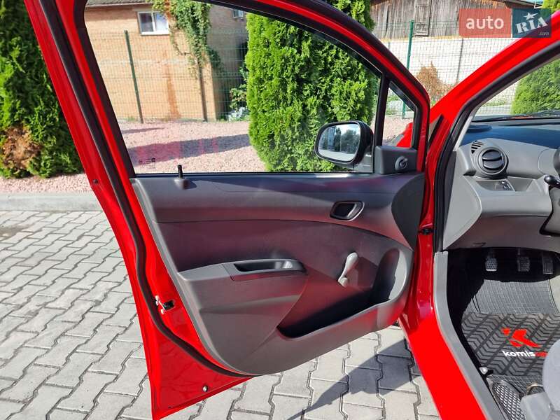 Хэтчбек Chevrolet Spark 2012 в Виннице