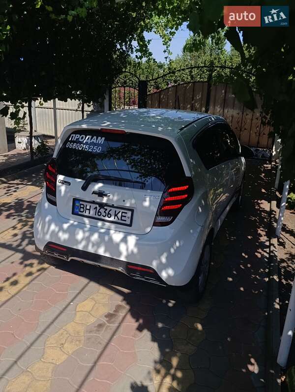 Хэтчбек Chevrolet Spark 2012 в Татарбунарах